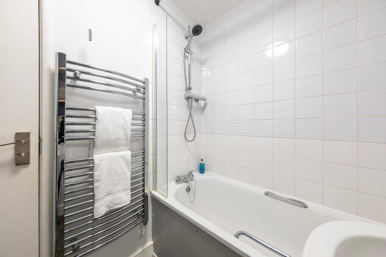Super City Centre Apartment - Two Bedrooms, Perfect Location Bath Exteriér fotografie